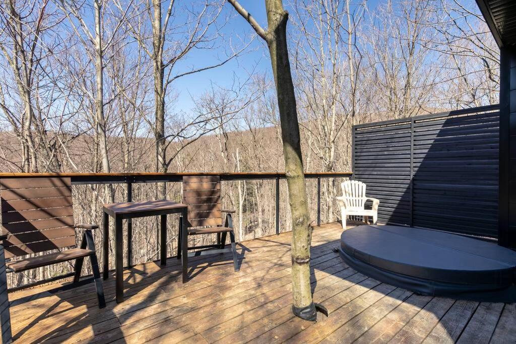 Cabin Sutton 252 - En Harmonie Avec La Nature! Villa Luaran gambar