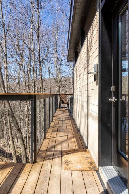 Cabin Sutton 252 - En Harmonie Avec La Nature! Villa Luaran gambar